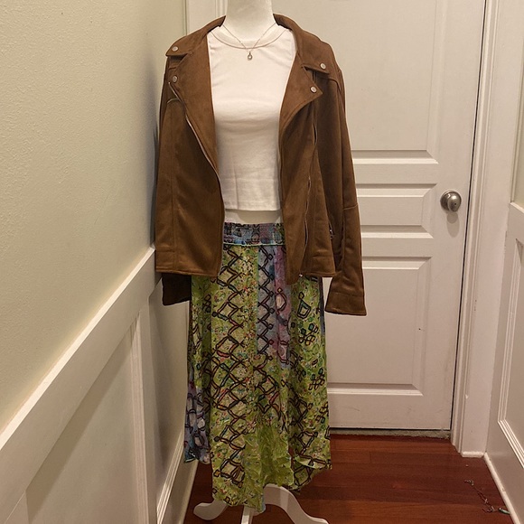 Flowy asymmetrical skirt - Picture 4 of 6